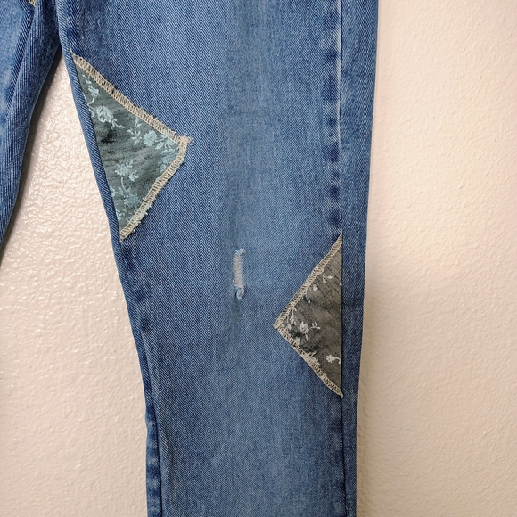 R.V.T Serve Piping Hot Patchwork Blue Jeans Sz 5/6 High Rise Straight Leg NWOT - Picture 6 of 15